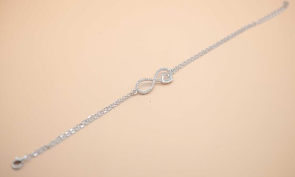 Infinity armband med zirgon