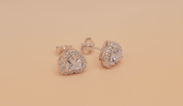 Hjärtformad örhänge