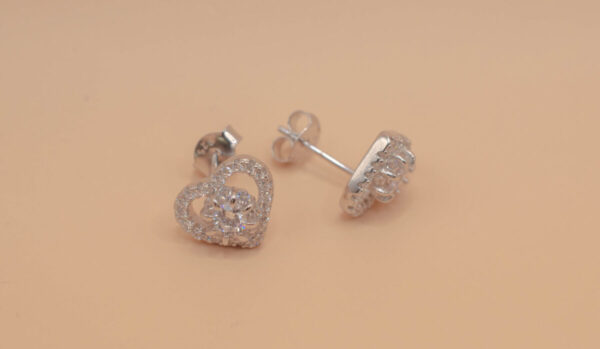 Hjärtformad örhänge