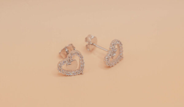 Hjärtformad örhänge