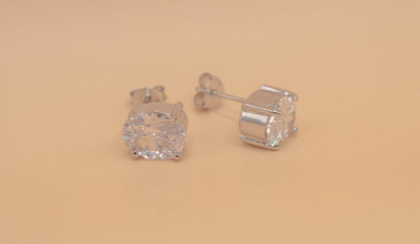 Örhänga med zirgonsten