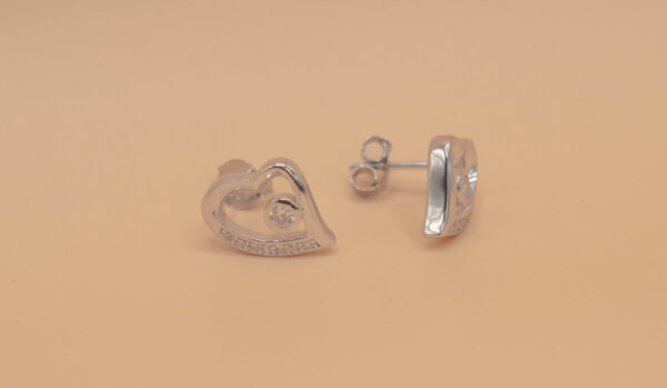Hjärtformad örhänge