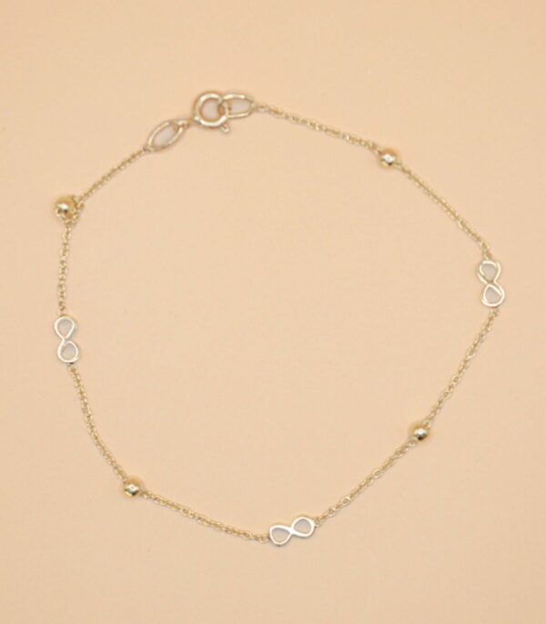 Armband med evigt och kulor