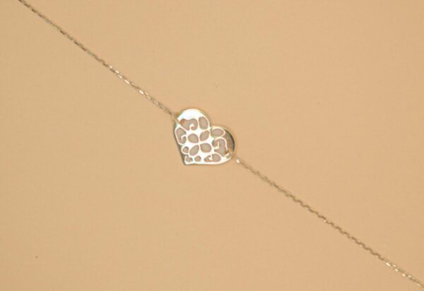 Armband med hjärt berlock