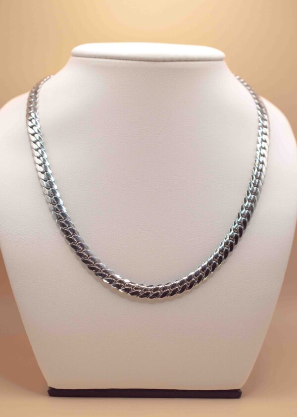 Halsband