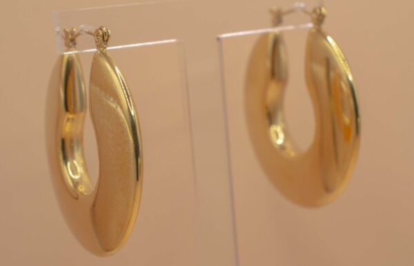 Guldfärgad Örhängen