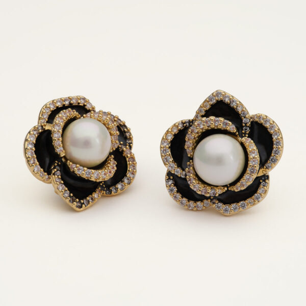 Coco rose earrings - Jet / ivory pearl