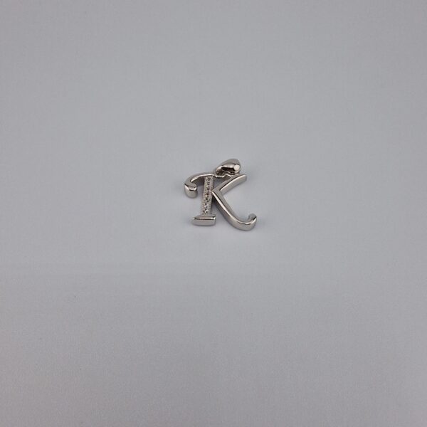 Bokstav hänge K med zirgon