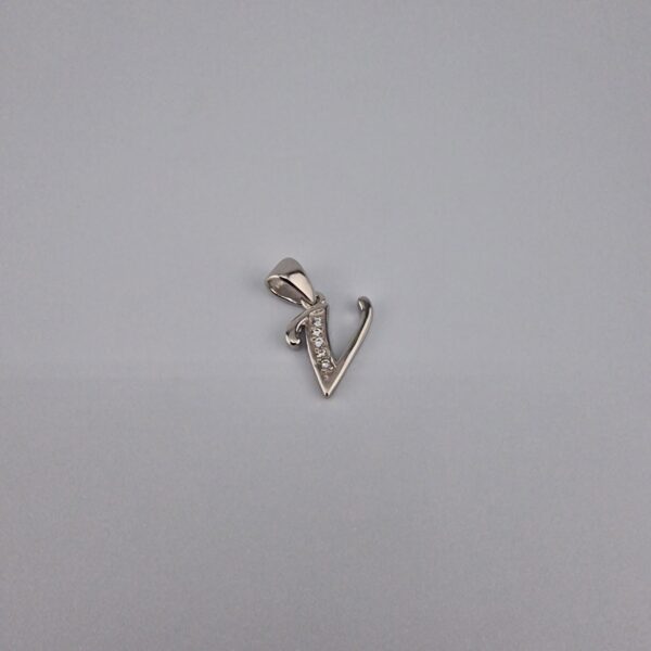 Bokstav hänge V med zirgon