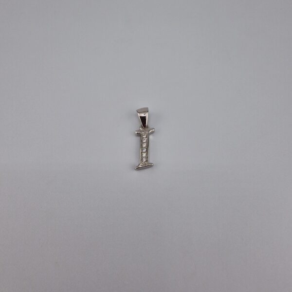 Bokstav hänge I med zirgon