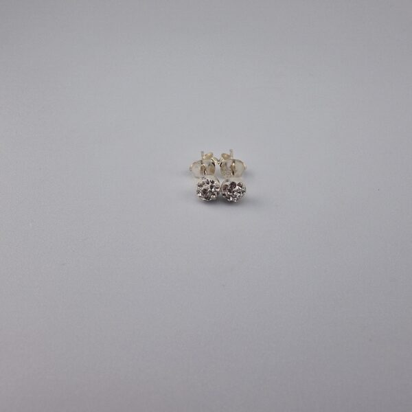 Örhänge med zirgon