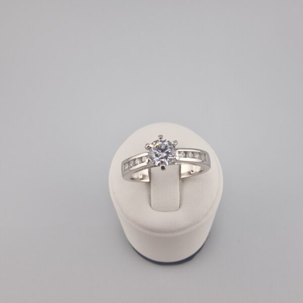 Damring med Zirgonsten