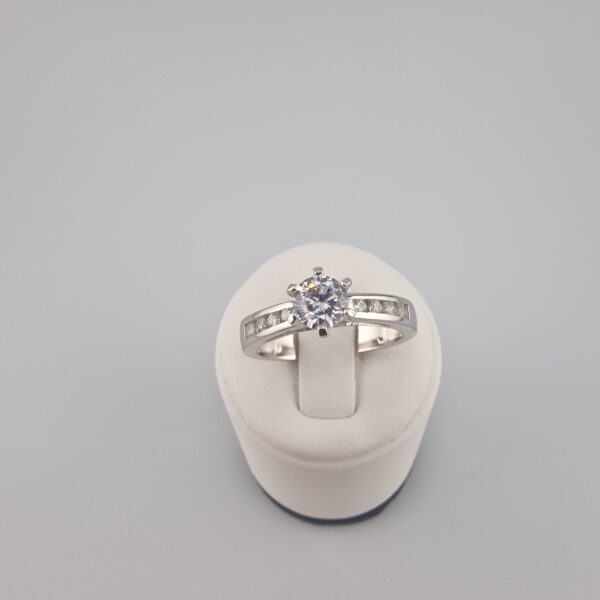 Damring med Zirgonsten