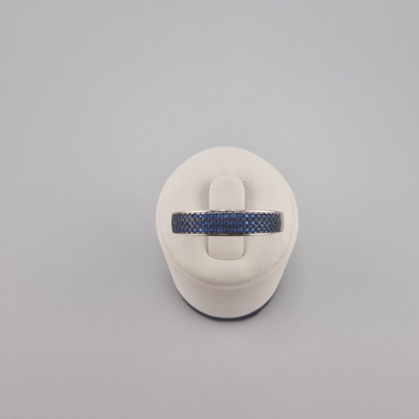 Silver ring med blå stenar