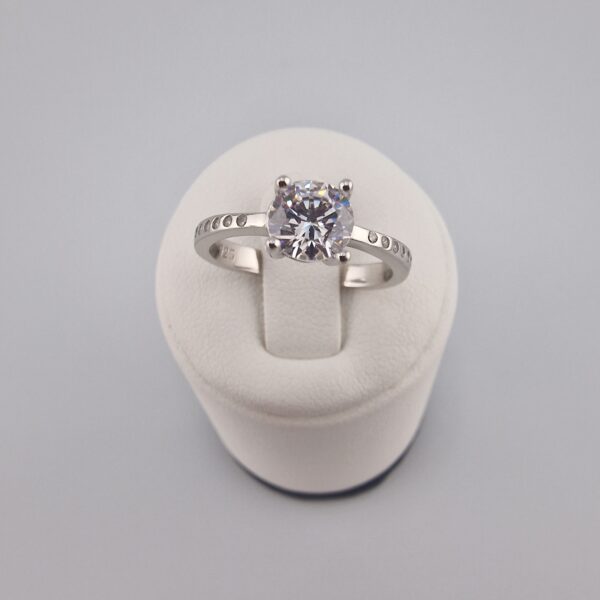 Damring med Zirkonsten