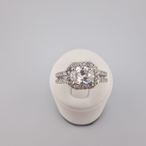 Damring med Zirkonsten