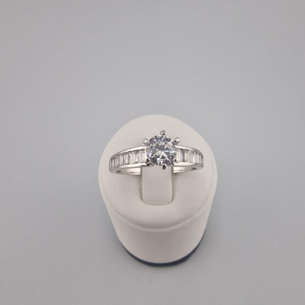 Damring med Zirkonsten