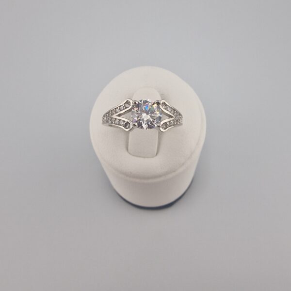 Damring med Zirkonsten