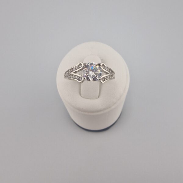 Damring med Zirkonsten